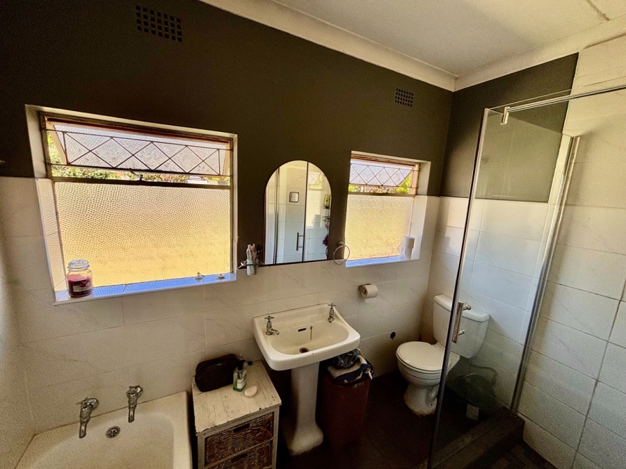 4 Bedroom Property for Sale in Flamwood North West